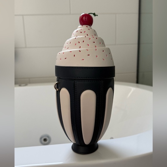 Kate spade ice Cream Shaped Handbag with Cherry Top - Picture 1 of 3
